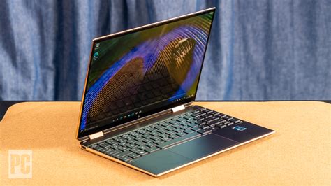 These include updating the graphics driver, Uninstalling and reinstalling your graphics drivers, disabling panel self-refresh, removing your laptop from Bluetooth and WiFi signals, and if all else fails, having a technician check it out. . Problems with hp spectre x360